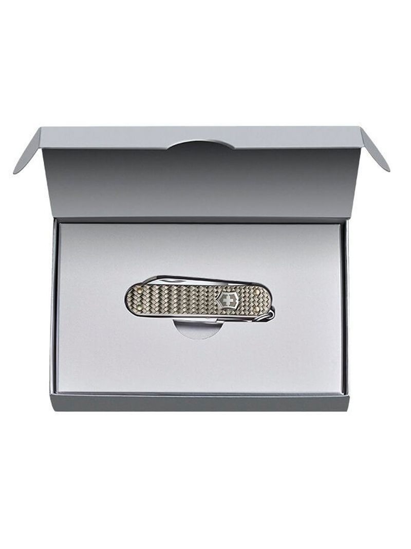Victorinox-Classic-Sd-Precious-Alox-Unisex-3