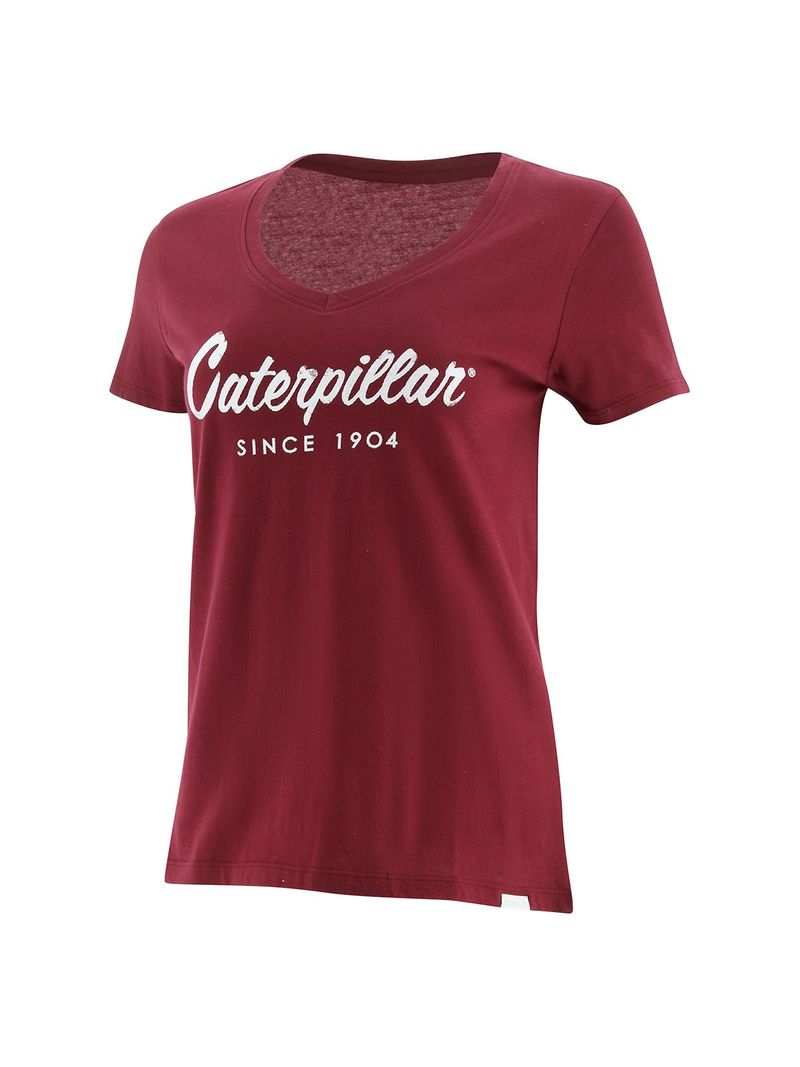 Cat-logo-script-v-neck-tee-carmenere-BordA³---L-1