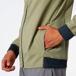 New-Balance-Campera-Tenacity-Stretch-Woven-Jacket-Hombre---L--MJ21010OLF-OLF-L-4