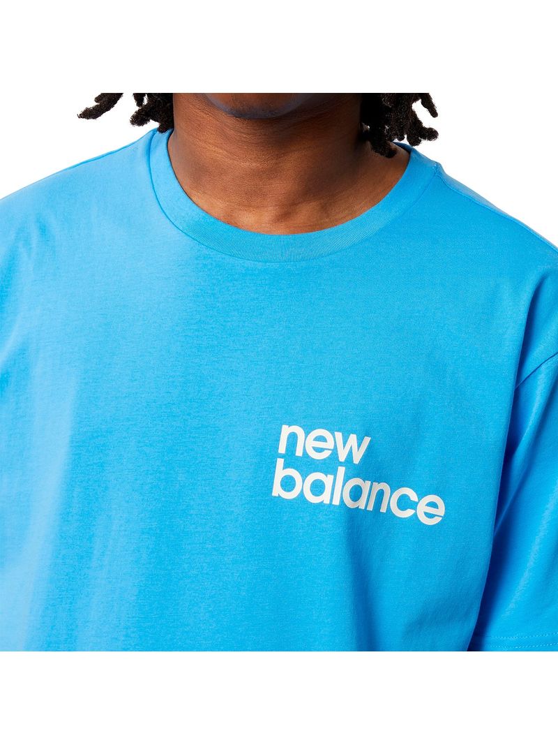 New-Balance-GrA¡fica-NB-Essentials-1-remera-mangas-corta-celeste---L-2