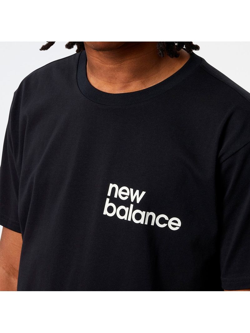 New-Balance-GrA¡fica-NB-Essentials-1-remera-mangas-corta-negra---L-3