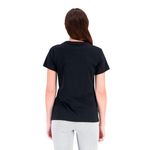 New-Balance-Remeras-mangas-cortas-Essentials-Reimagined-Mujer---L-4