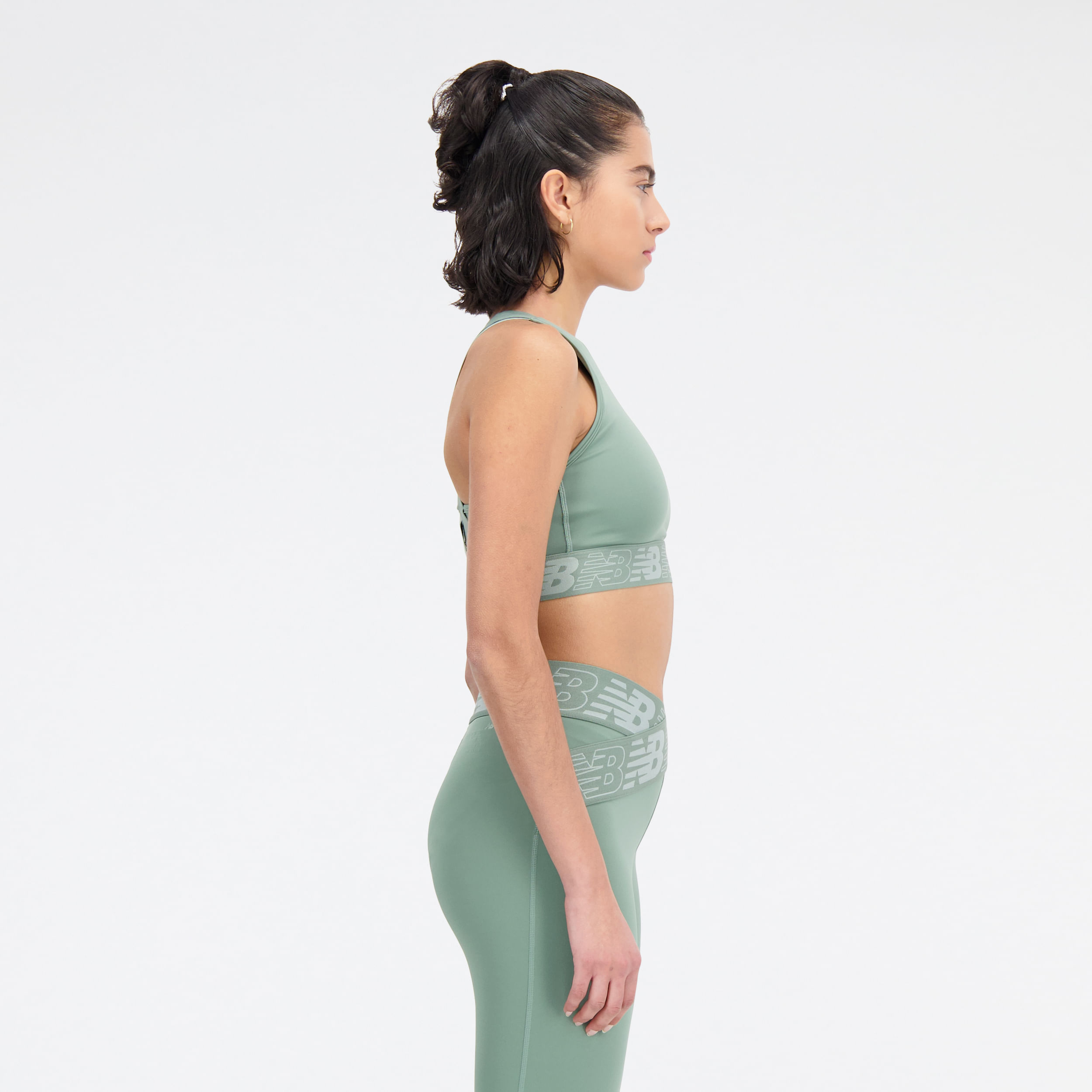 Top New Balance Mujer Relentless Crop Bra Verde - My Shuzz - Tienda ...