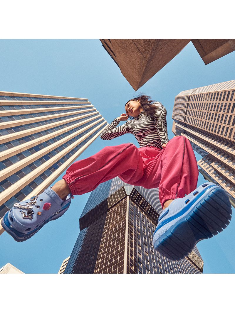 CROCS CLASSIC MEGA CRUSH CLOG MUJER-M2/W4-5