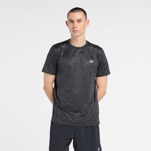Remera New Balance Hombre SPORT ESSENTIALS PRINTEDTSHIRT Negro